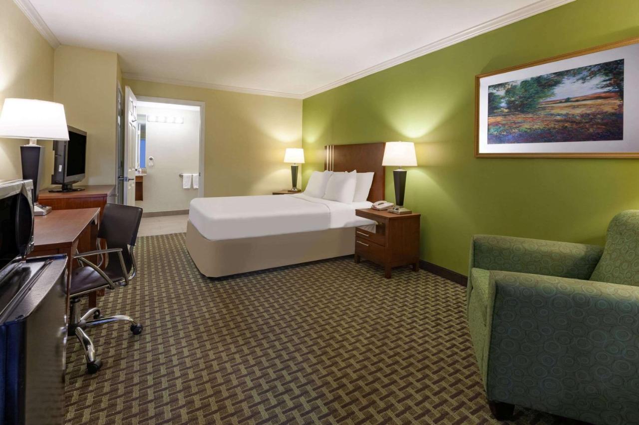 Days By Wyndham Hotel Austintown