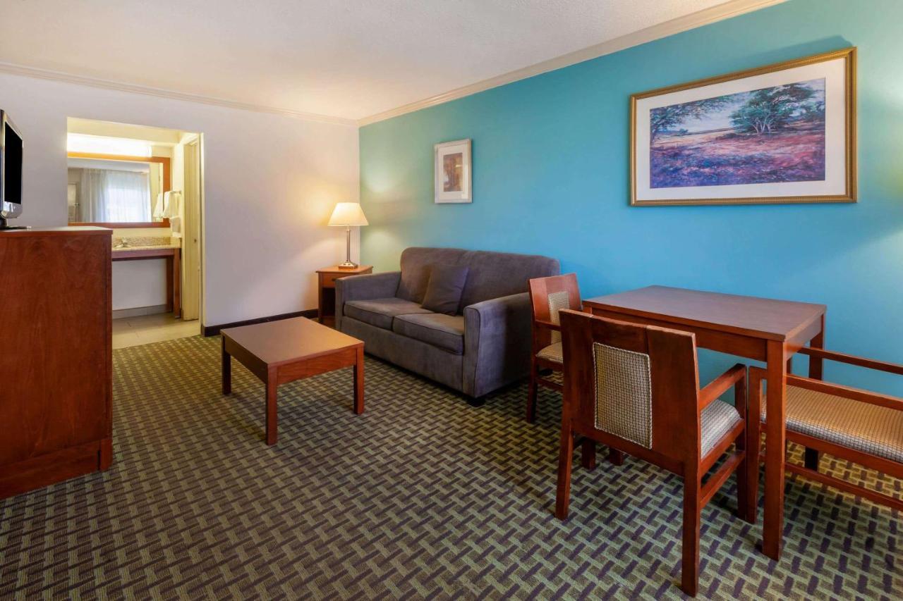 Days By Wyndham Austintown